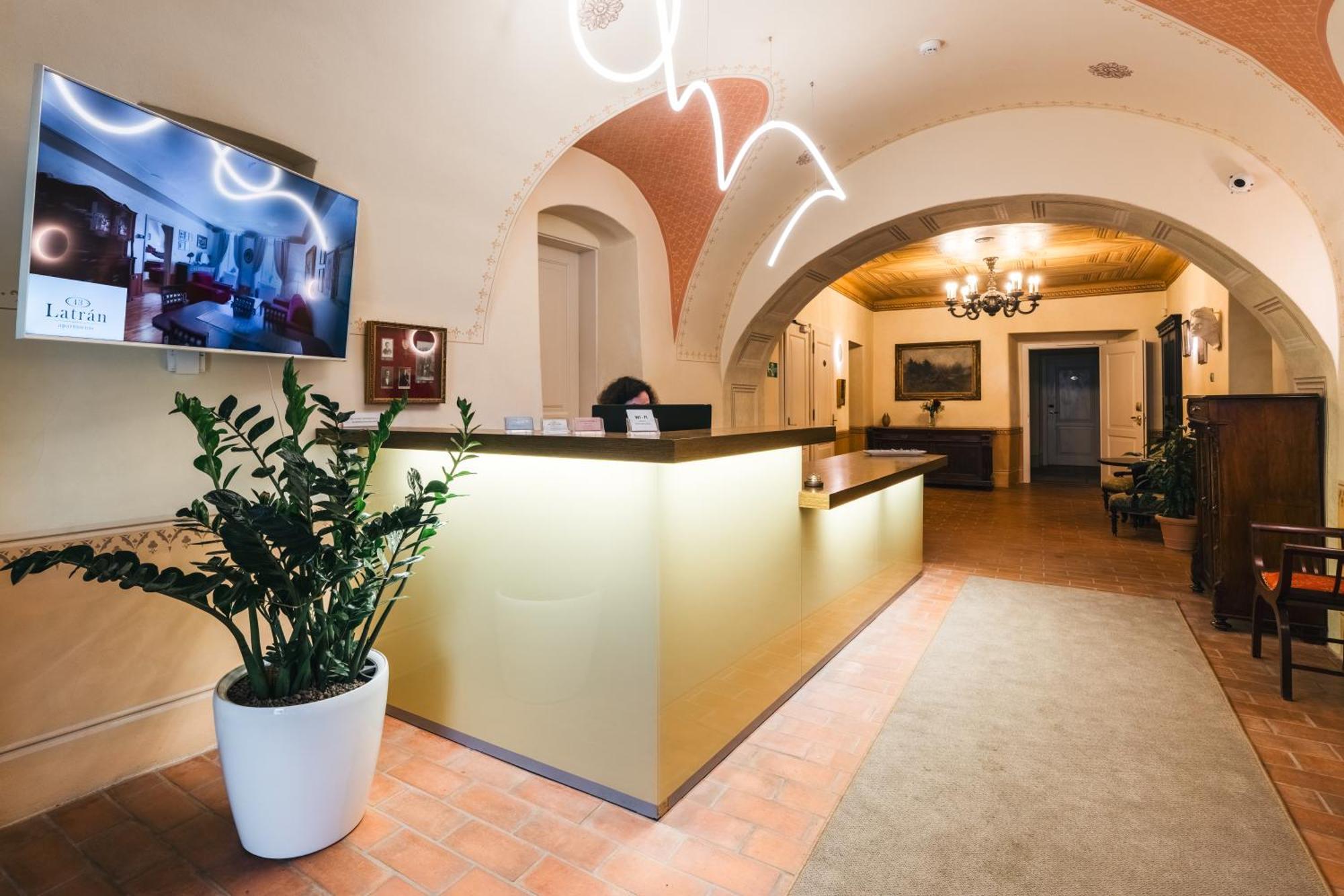 Hotel Latran Český Krumlov Exteriör bild
