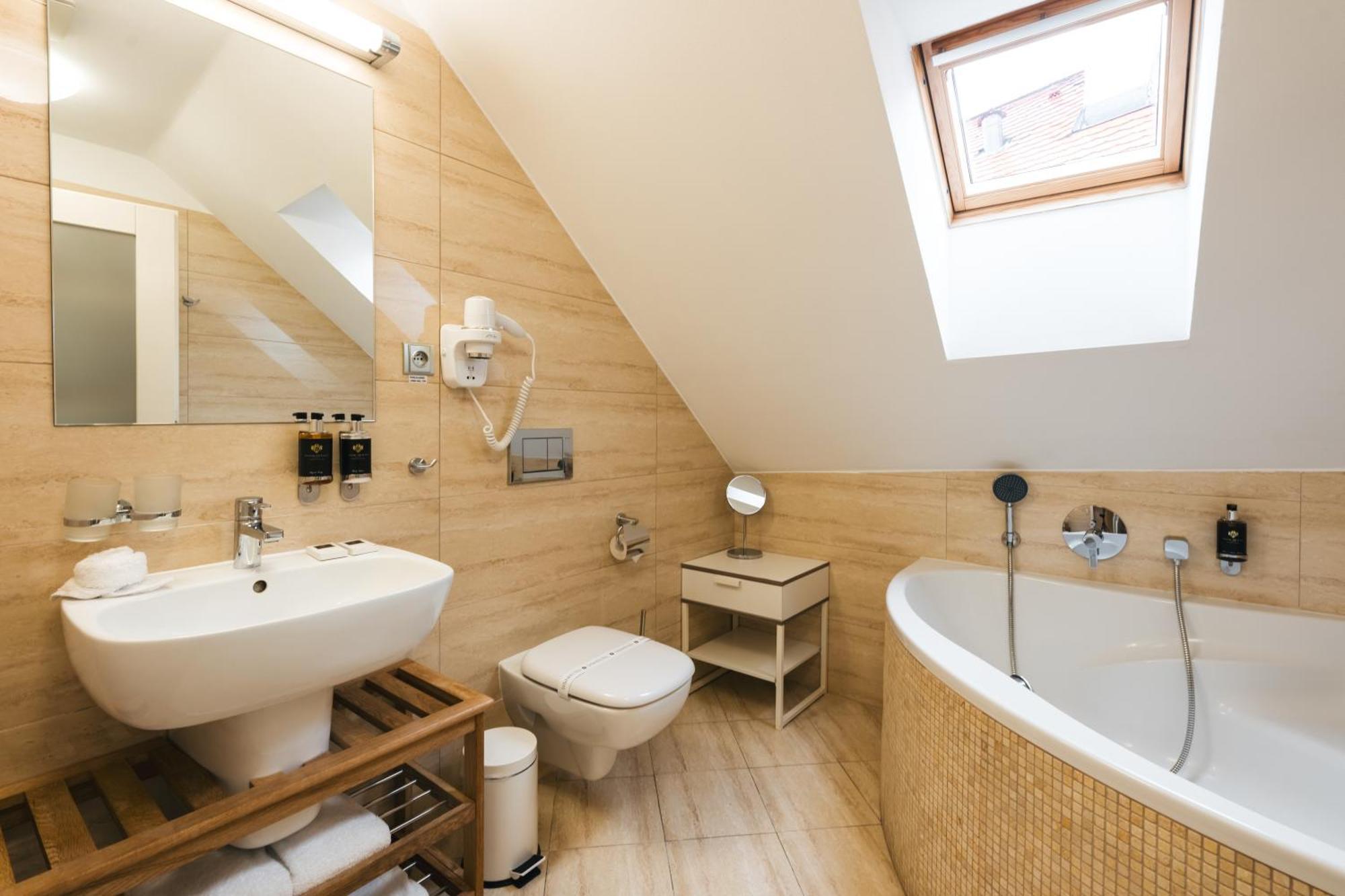 Hotel Latran Český Krumlov Exteriör bild